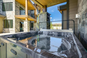 Brand-New Fraser Getaway with Private Hot Tub!